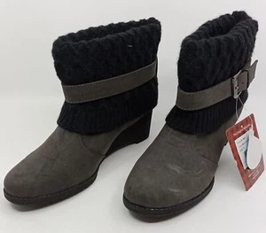 MUK LUKS WOMEN'S WEDGE HEEL BUCKLE STRAP ANKLE BOOTS sz 9 GREY BLACK 16695 - Picture 1 of 6