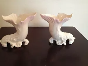 VINTAGE PAAR BELLEEK IRISCHE PORZELLAN FÜLLHORN VASEN - 7. GOLDMARKE - Bild 1 von 12