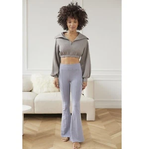 Pantalones acampanados cargo cintura alta Out From Under Urban Outfitter Aria XS NWD 278603 - Imagen 1 de 10