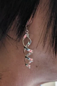 Pendientes de plata de ley .925 en forma de espiral miden 5 cm dr largo - Imagen 1 de 3