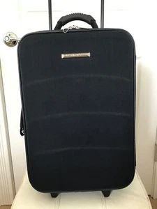 ROBERTA di CAMERINO RARE DARK BLUE CARRY ON ROLLING SUITCASE 22 x 14 x 9 INCH - Picture 1 of 17
