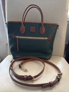 dooney and bourke - Picture 1 of 6