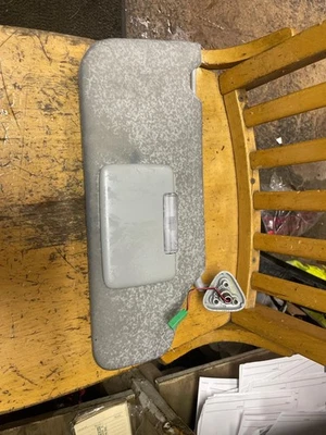 OEM PASSENGER SIDE GRAY Sun Visor MERCURY MONTEGO Right 05 06 07 Foto 1 de 4