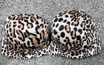 Sutiã Victorias Secret 36C Miraculous acolchoado sem alças estampa de leopardo preto bege - Imagem 1 de 4