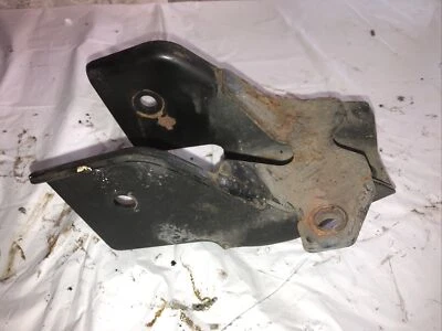 1990-1994 Mitsubishi 3000GT upper transmission mount manual bracket rusty G4 - Image 1 of 4