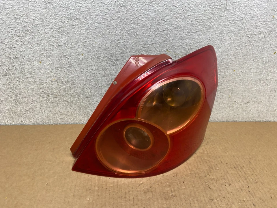 Lanterna traseira lateral direita do passageiro Toyota Yaris Hatchback 2007 a 2008 L8078 DG - Imagem 1 de 4