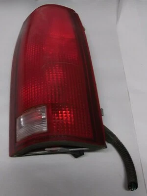 GMC Suburban K1500 1998 5,7 L 4x4 luz trasera derecha combo lámpara 16506350 Foto 1 de 4