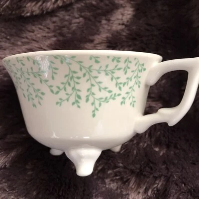 BRAND NWT FRAGRANT GREEN TEA & BAMBOO IN 3 LEGGED TEA CUP SCENTED CANDLE 170 GR - Image 1 of 4