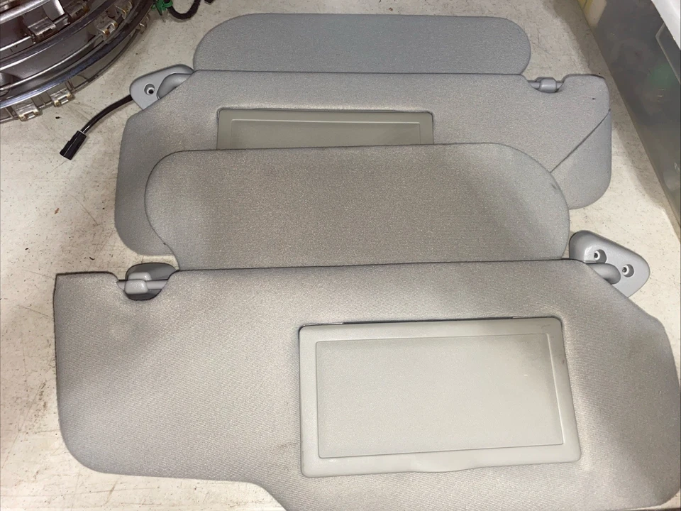 Juego de parasol Mercury Grand Marquis RH LH Mercury 1998-2005 par corona Victoria gris Foto 1 de 4