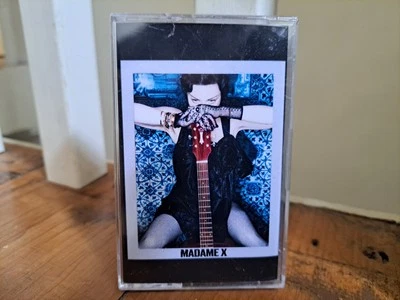 MADONNA * MADAME X * UK EXCLUSIVE LIMITED EDITION BLUE CASSETTE * NEW & SEALED! - Bild 1 von 3