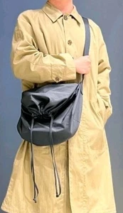 Uniqlo U Tasche schwarz Kordelzug Schulter Falt Top TOP ZUSTAND! - Bild 1 von 9