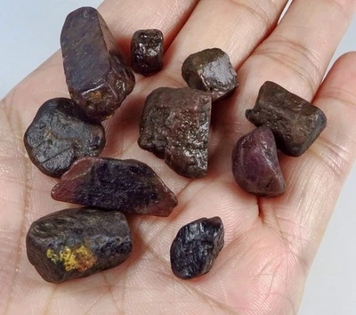 Espécimen áspero faceta de corindón rubí sin calentar 163 quilates natural YRB5838 Foto 1 de 3