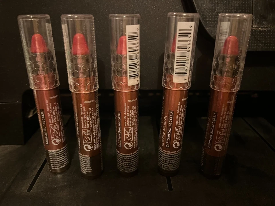 Nuevo lápiz labial Burt's Bees Tahitian Sunset 431 Foto 1 de 1