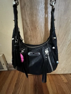 Cartera de mano vintage Betsey Johnson negra genuina negra con tachuelas con borla rara Foto 1 de 4