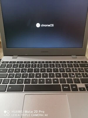 Notebook Samsung Chromebook Display 11.6" usato 3 volte come nuovo con custodia. - Immagine 1 di 2