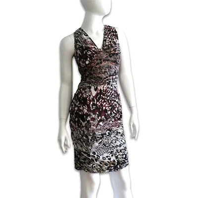 Vestido Andrew Marc NUEVO CON ETIQUETAS TALLA 6 Marrón Rosa Negro Beige Gris Cuello en V Acanalado Mezcla de Seda Foto 1 de 2