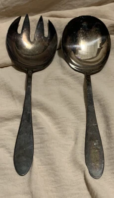 Reed & Barton- Serving Fork & Spoon-Silver Plate- Serving Utensils -Pair- Mn00 - Image 1 of 3