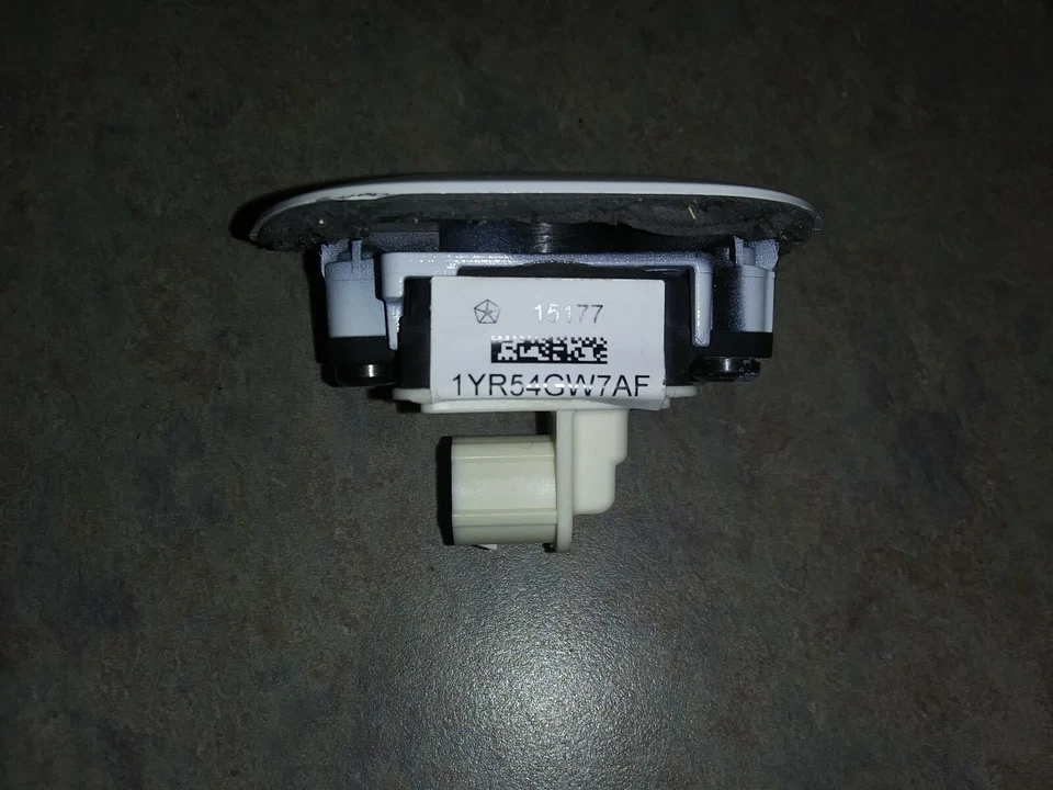 Jeep OEM 14-18 Cherokee Back tailgate Camera.  — 第 1/3 张图片