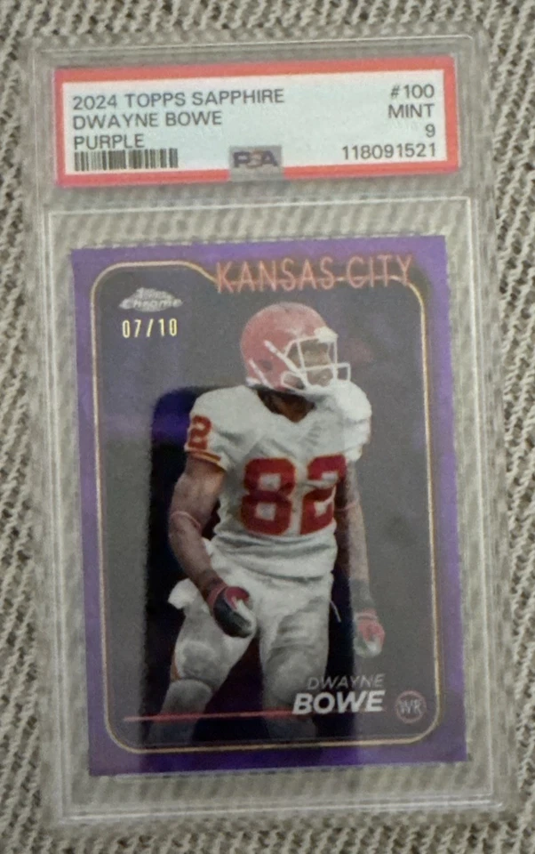 2024 Topps Zafiro Púrpura Kansas City Chiefs Dwayne Bowe 7/10 PSA 9 Foto 1 de 2