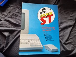 THE COMPLETE ATARI ST User Vintage Oficjalny segregator pierścieniowy - Zdjęcie 1 z 5