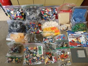 Huge Lot Block Tech KRE-O Mega Bolks Mini Figures Military D&D Estate Find 19+lb - Picture 1 of 17