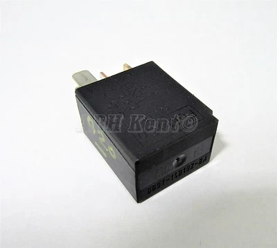 420-Ford (08-16) Multi-Use 5-Pin Black Relay 6G9T-14B192-BA FoMoCo 4RA007814-17 - Image 1 of 4