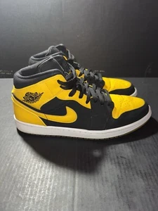 Nike Air Jordan 1 Retro Mid 'New Love' 2017 - 554724-035 - Size 11.5 - NICE! - Picture 1 of 8