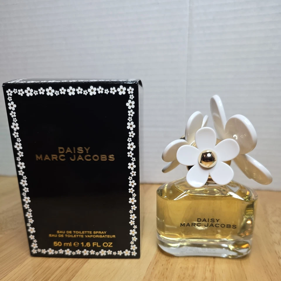 Perfume para mujer Marc Jacobs Daisy por Marc Jacobs 1,6 OZ EDT nuevo en caja Foto 1 de 4
