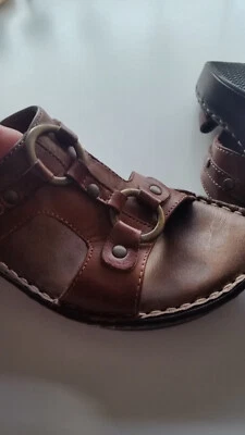 Sandalen braun/metallic Gr. 38 mit Verziehrung - Bild 1 von 4