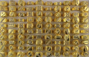 Gioielli Uomo Ingrosso Lotto Bulk 32pz Strass Pieni Misti Anelli Placcati Oro - Foto 1 di 14