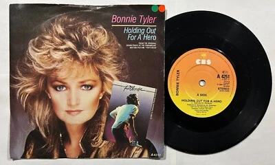 BONNIE TYLER ✴✴✴✴✴ HOLDING OUT FOR A HERO  🟠 45 RPM Record 💥 Foto 1 de 2
