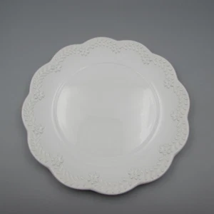 Lenox China Stoneware CHELSE MUSE WHITE FLORAL Dinner Plates - Set of Two N/O - Picture 1 of 3