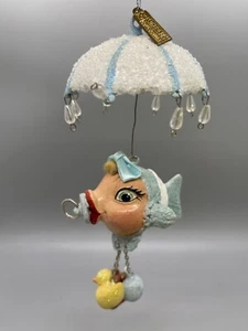 Katherine's Collection Babyparty baumelnder küssender Fisch Ornament blau - Bild 1 von 13