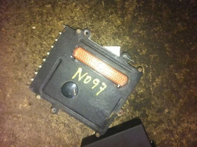 97 CHASIS SEBRING MÓDULO TRANSMISIÓN ECM CONVERTIBLE CON AUTOSTICK  Foto 1 de 2