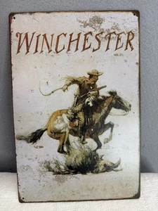 Insegna pistola Winchester logo usurato cavallo al galoppo cowboy garage insegna, metallo latta - Foto 1 di 3
