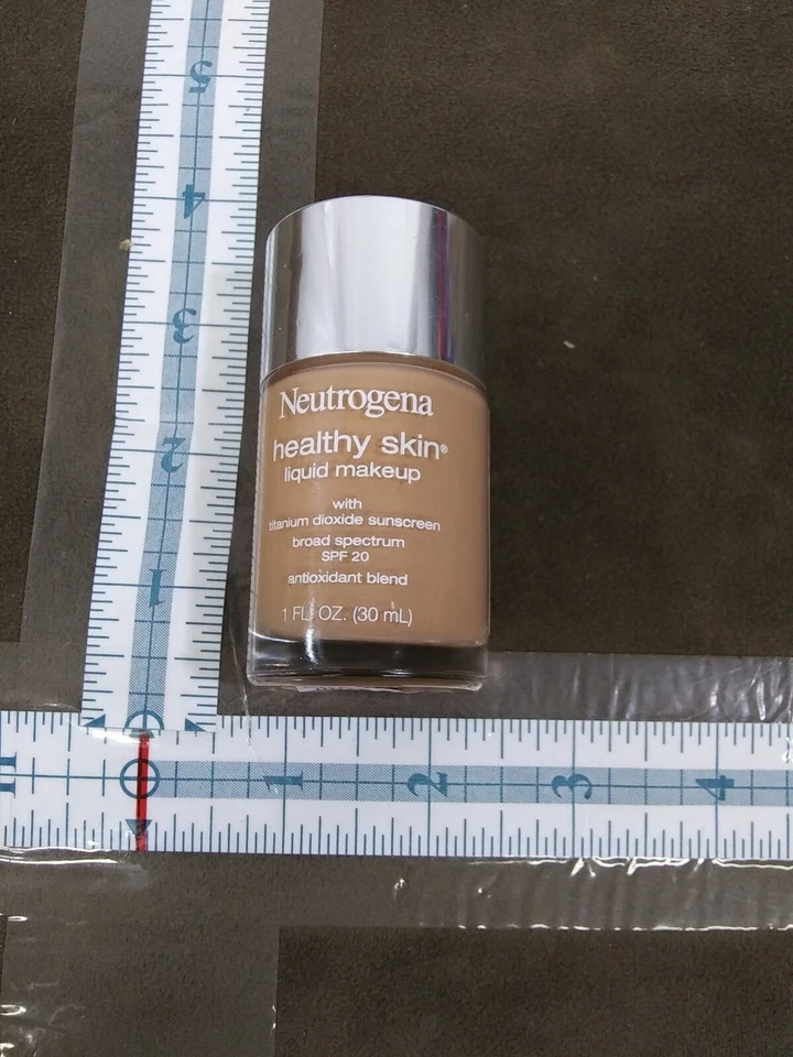 Neutrogena Healthy Skin Liquid Makeup 50 soft beige - Image 1 of 4