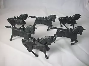 Marx Reissue Cavaliere Cavalli 6 in 2 pose per soldati giocattolo (nero) - Foto 1 di 2