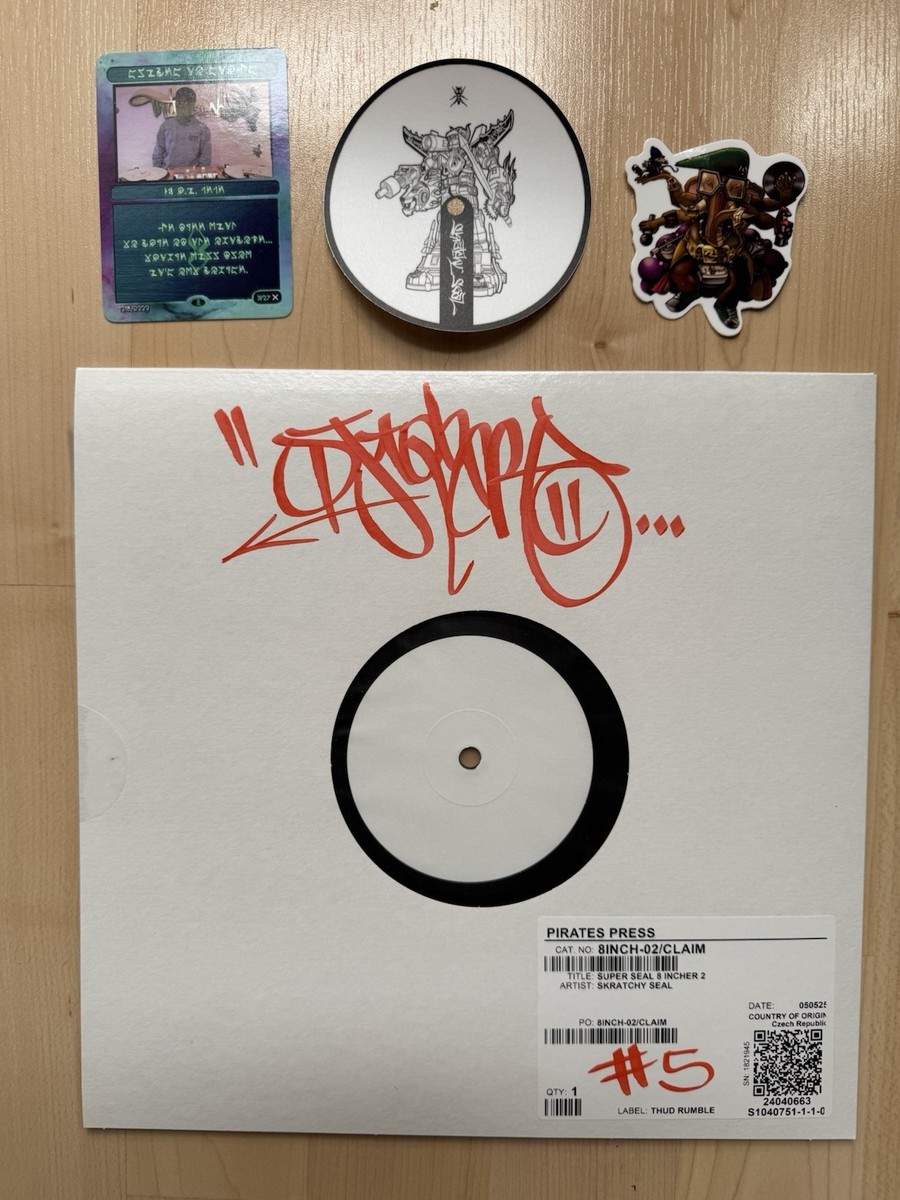 KMD、DJ Q-BERT レコード2枚セット 大人も着やすいシンプル