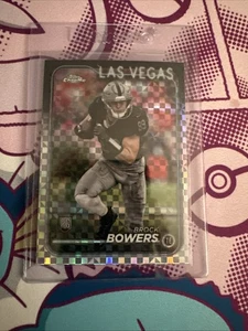 2024 Topps Chrome Football Brock Bowers X-Fractor Rookie RC #207 Raiders - Bild 1 von 2