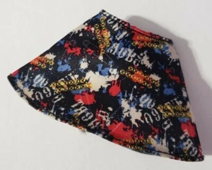 ROPA MUÑECA DESCENDIENTES DISNEY FIRMA EVIE ISLA DE LOS PERDIDOS FALDA NEGRA ROJA - Imagen 1 de 2