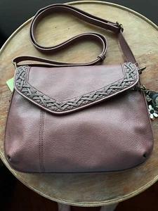 Chala geflochtener Boho Umhängetasche Schultertasche Bär & Gänseblümchen Mini-Schlüsselanhänger lila/braun - Bild 1 von 4