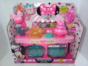 Disney Minnie Mouse Bowtastic Pastry Playset 15 Pieces Lights & Sounds Toy New - Picture 1 of 12