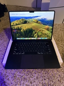 Apple MacBook Air 15-inch M3 Chip 16GB RAM Midnight Blue - Afbeelding 1 van 9