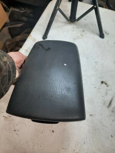 2002-2007 Jeep Liberty Center Console Armrest Lid - Imagen 1 de 3