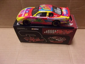 Dale Earnhardt Sr 2004 #3 Goodwrench / Peter Max RCR Museum Series 1:32 - Picture 1 of 4