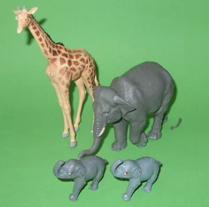 Britains Zoo / 4x Elephant, Baby Elephants & Giraffe - Picture 1 of 6