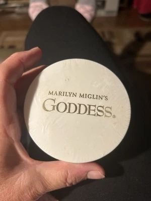 Polvo perlado de talco Marilyn Miglin’s Goddess 1,0 OZ Precintado Foto 1 de 2