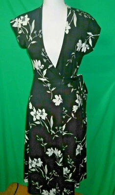 Old Navy Womens Black And White Floral Wrap style Maxi Dress Size XS Tall (B123) - Image 1 of 4