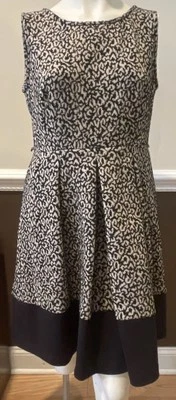 Vestido Dana Buchman para mujer negro beige cuello redondo acampanado sin mangas talla 12 cremallera Foto 1 de 4