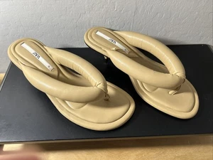 ZARA GEPOLSTERTE SANDALEN MIT ABSATZ HELLBRAUN 3671/710 Größe 41 EU 10,5 US - Bild 1 von 10